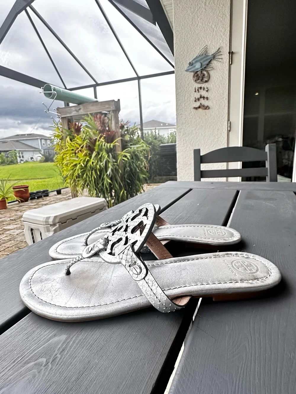 Tory Burch Silver Miller Metallic Logo Thong Sandals size 10